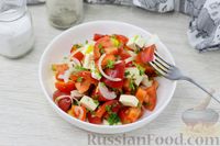 Фото приготовления рецепта: Салат с помидорами, болгарским перцем и плавленым сыром - шаг №10