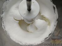 Фото приготовления рецепта: Гренки с яйцами Орсини и сыром (в духовке) - шаг №8