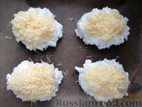 Фото приготовления рецепта: Гренки с яйцами Орсини и сыром (в духовке) - шаг №11