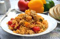 Фото к рецепту: Рис с курицей и болгарским перцем (на сковороде)