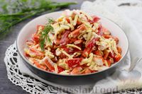 Фото к рецепту: Крабовый салат с овощами, сыром и грецкими орехами