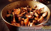 Фото к рецепту: Рагу из грудки фазана с грибами и травами
