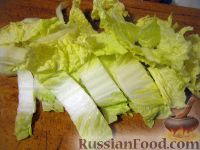 Фото приготовления рецепта: Простой салат из брынзы с овощами - шаг №2