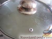 Фото приготовления рецепта: Рисовый суп с цветной капустой и спаржевой фасолью - шаг №4