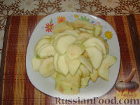 Фото приготовления рецепта: Королевский пирог (с яблоками и творогом) - шаг №6