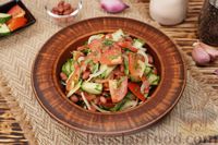 Фото приготовления рецепта: Салат из помидоров, огурцов, консервированной фасоли и лука - шаг №9