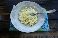 Фото приготовления рецепта: Картофельный суп-пюре со щавелем и кнелями из плавленого сыра - шаг №9