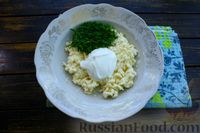Фото приготовления рецепта: Картофельный суп-пюре со щавелем и кнелями из плавленого сыра - шаг №11