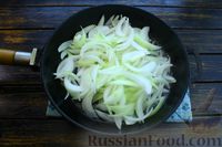 Фото приготовления рецепта: Картофель с галушками и луком - шаг №2