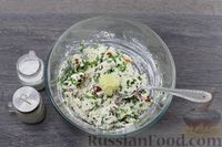 Фото приготовления рецепта: Солёные сырники с вялеными томатами и зеленью - шаг №6