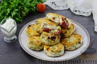 Фото приготовления рецепта: Солёные сырники с вялеными томатами и зеленью - шаг №12