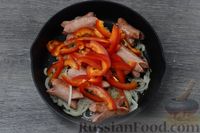 Фото приготовления рецепта: Сосиски с болгарским перцем в соево-томатном соусе - шаг №4
