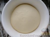 Фото приготовления рецепта: Закусочные ватрушки с сырно-чесночной начинкой - шаг №8