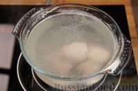 Фото приготовления рецепта: Сырный суп с курицей и вермишелью - шаг №2