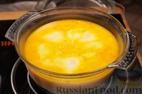 Фото приготовления рецепта: Сырный суп с курицей и вермишелью - шаг №13
