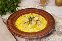 Фото приготовления рецепта: Сырный суп с курицей и вермишелью - шаг №16
