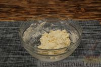 Фото приготовления рецепта: Бездрожжевые творожные булочки с сыром - шаг №5