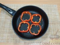 Фото приготовления рецепта: Жареные кольца болгарского перца с начинкой из куриного филе и шампиньонов - шаг №10