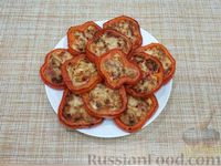 Фото приготовления рецепта: Жареные кольца болгарского перца с начинкой из куриного филе и шампиньонов - шаг №13
