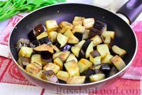 Фото приготовления рецепта: Баклажаны, тушенные с фасолью и помидорами - шаг №4