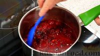 Фото приготовления рецепта: Вишнёвый или клюквенный соус (джем) со специями - шаг №10