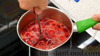 Фото приготовления рецепта: Вишнёвый или клюквенный соус (джем) со специями - шаг №15