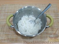 Фото приготовления рецепта: Конвертики из лаваша с рисом, яйцами и консервированной рыбой - шаг №5