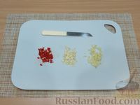Фото приготовления рецепта: Спагетти с курицей, овощами и соевым соусом - шаг №2