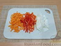 Фото приготовления рецепта: Спагетти с курицей, овощами и соевым соусом - шаг №6