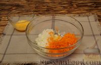 Фото приготовления рецепта: Открытые слойки с мясным фаршем и морковью - шаг №2