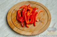 Фото приготовления рецепта: Рулетики из пекинской капусты с фаршем и болгарским перцем (в духовке) - шаг №6