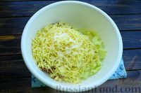 Фото приготовления рецепта: Картофельные лодочки с сыром и сосисками (в микроволновке) - шаг №9