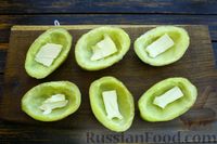 Фото приготовления рецепта: Картофельные лодочки с сыром и сосисками (в микроволновке) - шаг №11