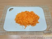 Фото приготовления рецепта: Лепёшка с морковно-сырной начинкой (на сковороде) - шаг №4