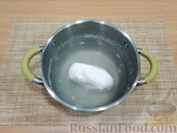 Фото приготовления рецепта: Салат с курицей, болгарским перцем, виноградом и сыром фета - шаг №2