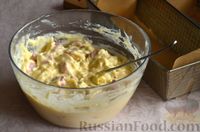 Фото приготовления рецепта: Сырные кексы на кефире, с сосисками - шаг №8