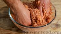 Фото приготовления рецепта: Домашние колбаски для гриля (из свинины и курицы) - шаг №4