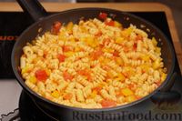 Фото приготовления рецепта: Макароны с овощами в томатном соусе - шаг №11