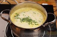 Фото приготовления рецепта: Сырный суп с грибами - шаг №14