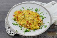 Фото приготовления рецепта: Рыба, запечённая с помидорами, яйцами и сыром - шаг №12