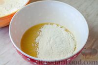 Фото приготовления рецепта: Дрожжевой пирог "Утопленник" с капустной начинкой - шаг №11