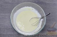 Фото приготовления рецепта: Сырные блины с луковым припёком - шаг №6