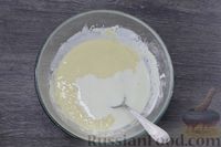 Фото приготовления рецепта: Сырные блины с луковым припёком - шаг №9
