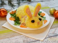 Фото приготовления рецепта: Салат "Кролик" с ветчиной, рисом, кукурузой и огурцом - шаг №17