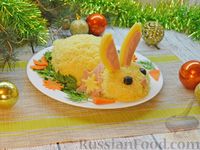 Фото приготовления рецепта: Салат "Кролик" с ветчиной, рисом, кукурузой и огурцом - шаг №18