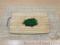Фото приготовления рецепта: Салат с курицей, жареными баклажанами и болгарским перцем - шаг №11