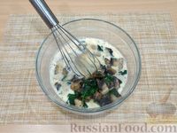 Фото приготовления рецепта: Омлет с грибами и шпинатом - шаг №9