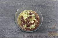 Фото приготовления рецепта: Печёночные оладьи с картофелем - шаг №4