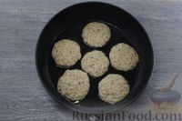 Фото приготовления рецепта: Печёночные оладьи с картофелем - шаг №9
