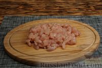 Фото приготовления рецепта: Рубленые куриные котлеты с болгарским перцем и сыром - шаг №2